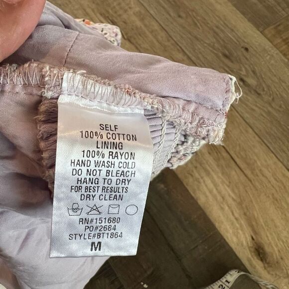 Storia floral crop top size m and bottom size L
Floral set - Picture 10 of 10